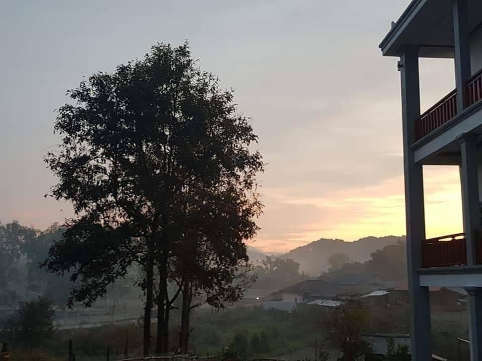 Sipanya Guesthouse Muang Phônsavan Dış mekan fotoğraf